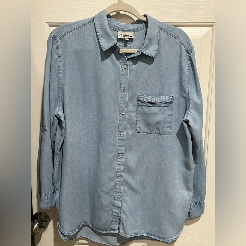 Hester & Orchard Light Wash Denim Button-Up Shirt LADIES SIZE XL
